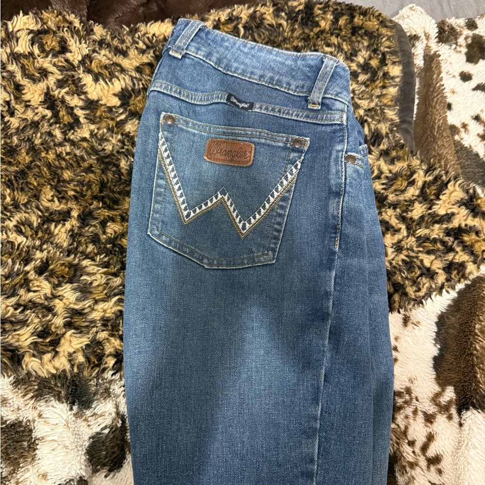 Wrangler Women's Classic Blue Straight Leg Jeans